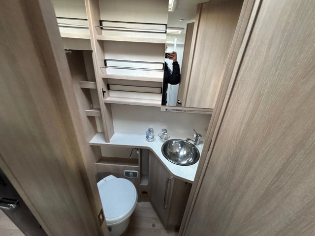 Rapido 880 F Série 8 - Photo 13