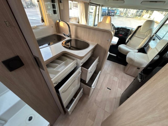 Rapido 880 F Série 8 - Photo 19