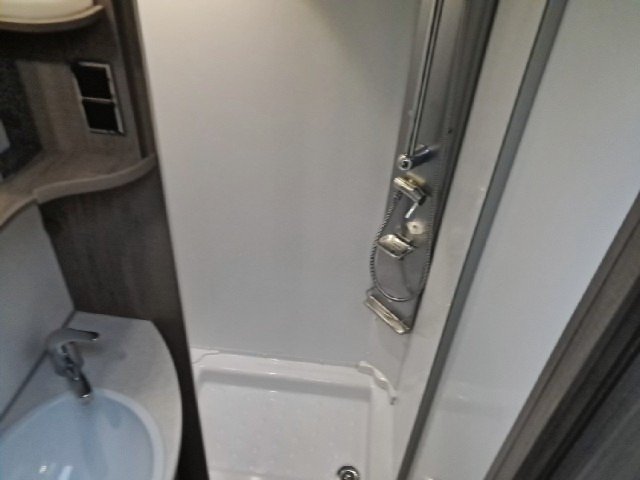 Bavaria Initial I600L Style i 600 l - Photo 8