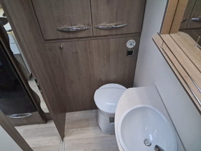 Bavaria Initial I600L Style i 600 l - Photo 9