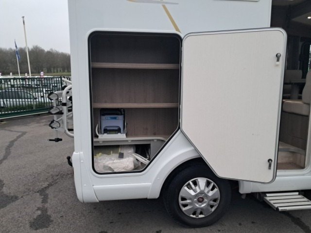 Bavaria Initial I600L Style i 600 l - Photo 11