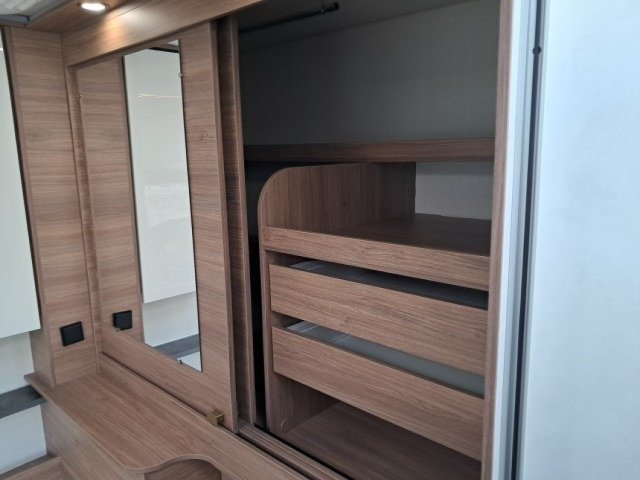 Pilote P 696 D p696 - Photo 13