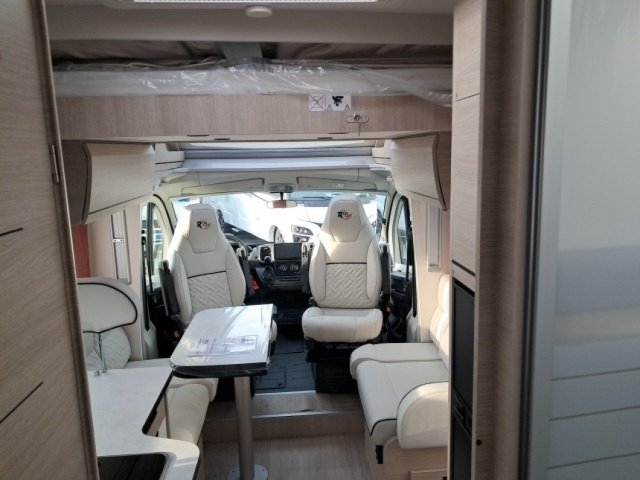 Rapido 696 F 696f 65 ans - Photo 9