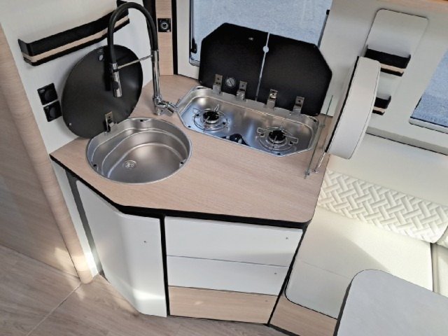 Rapido 8066 DF - Photo 6