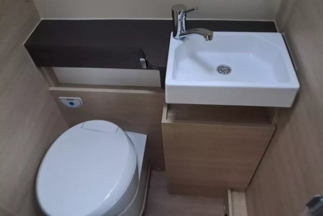 Rapido Van V65 XL v 65 - Photo 9