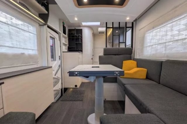 Challenger 240 Open Edition - Photo 3