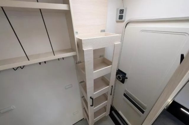 Challenger 240 Open Edition - Photo 7