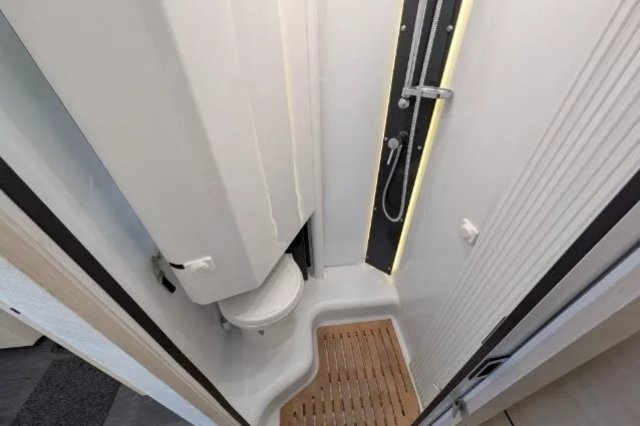 Challenger 240 Open Edition - Photo 9