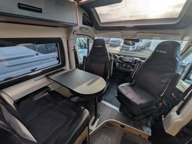 Font Vendome Duo Van Elegance duovan garage - Photo 6