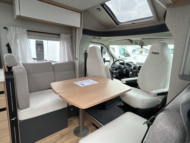 Pilote P 740 FGJ Evidence - Photo 3