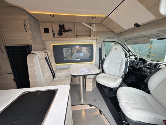 Rapido Van V65 XL v 65 - Photo 4