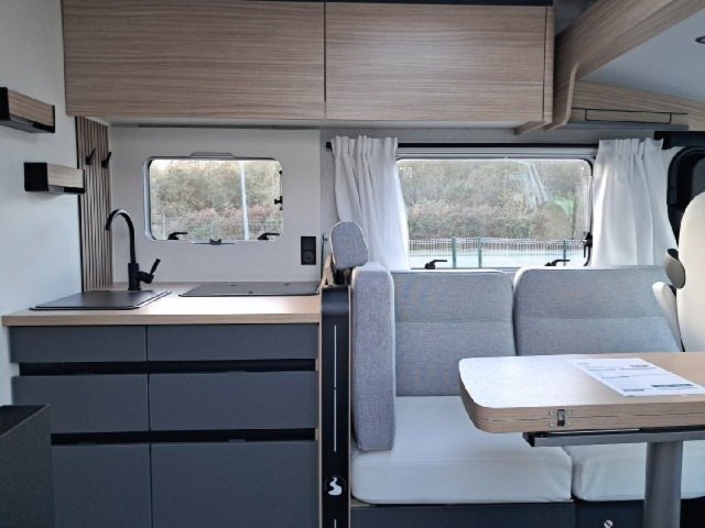 Bavaria Initial I720FC Nomade i 720 fc - Photo 3