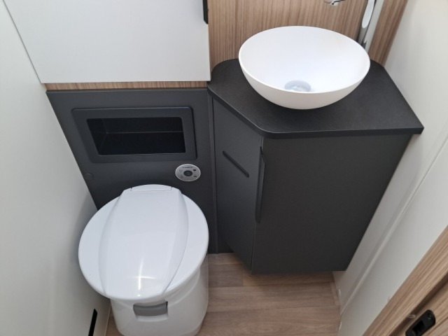 Bavaria Initial I720FC Unik i 720 fc - Photo 10