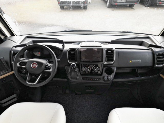 Bavaria Initial I740FC Nomade i 740 fc - Photo 2