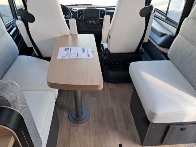 Bavaria Initial I740FC Nomade i 740 fc - Photo 4