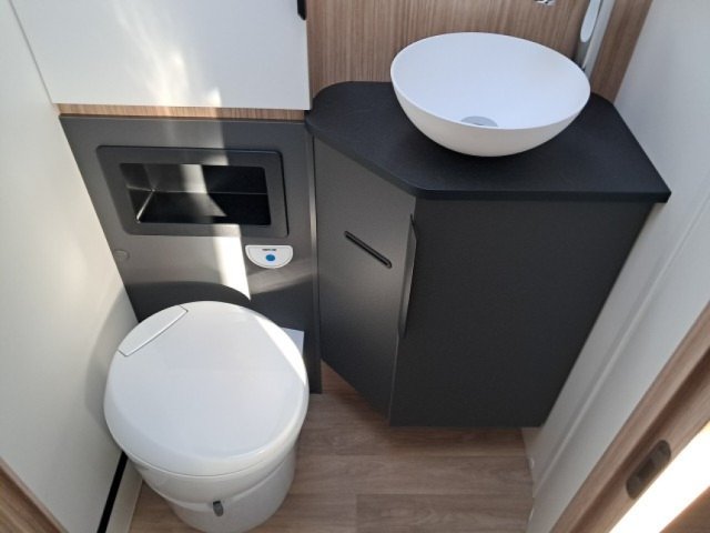 Bavaria Initial I740FC Nomade i 740 fc - Photo 10