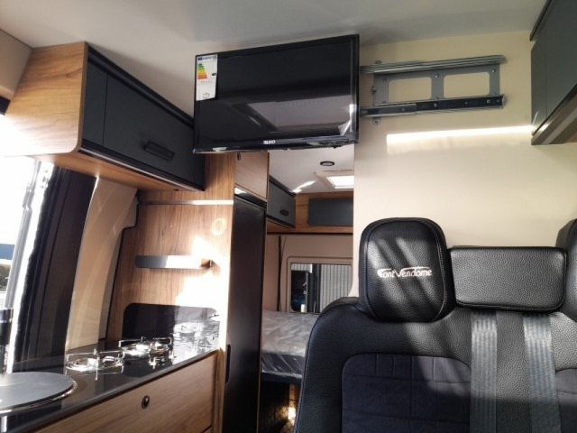 Font Vendome Leader Camp Elegance - Photo 8