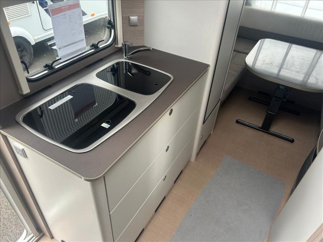 Burstner Premio Plus 440 TK - Photo 6