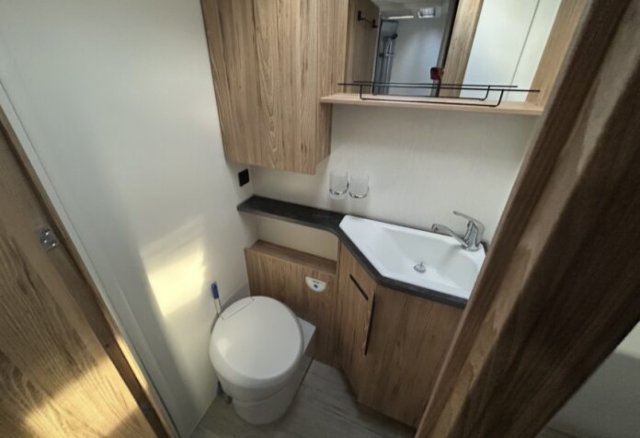 Bavaria Initial I740FC Nomade i 740 fc edition - Photo 9