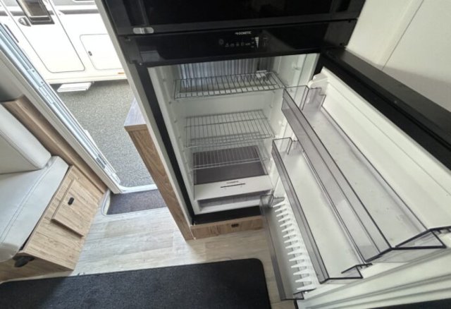 Bavaria Initial I740FC Nomade i 740 fc edition - Photo 11