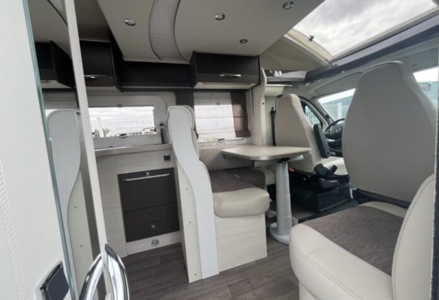 Challenger 398 XLB - Photo 3
