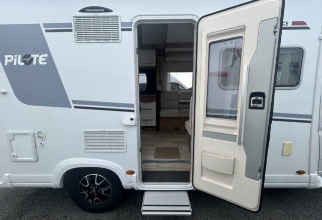 Pilote P 696 D - Photo 3