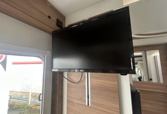 Pilote P 696 D - Photo 8