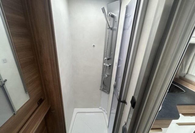 Pilote P 696 D - Photo 12