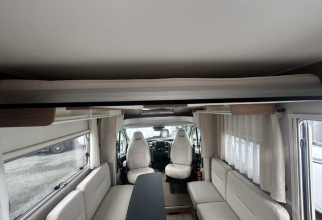 Pilote P 696 D - Photo 16