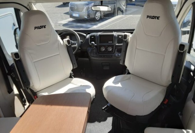 Pilote P 740 FC Evidence - Photo 4