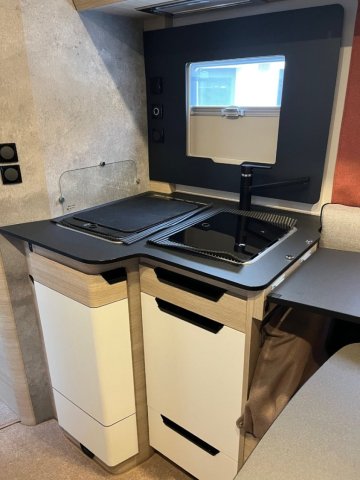 Rapido C86 NIGHT EDITION - Photo 7