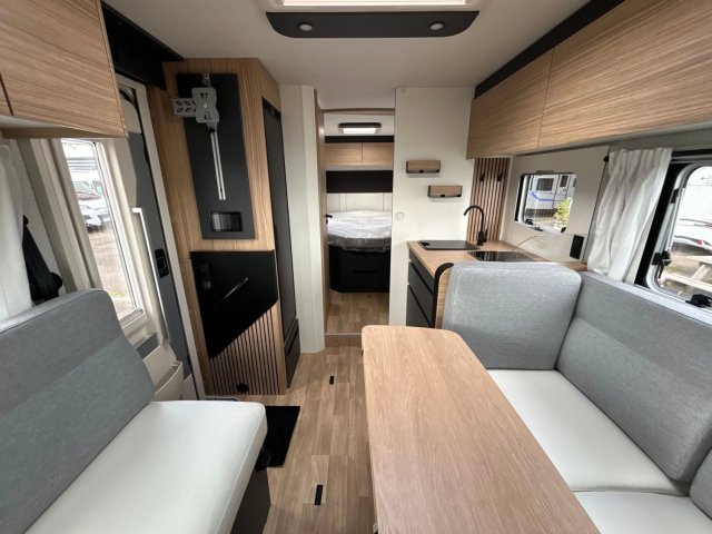 Bavaria Initial I720FC Nomade - Photo 6