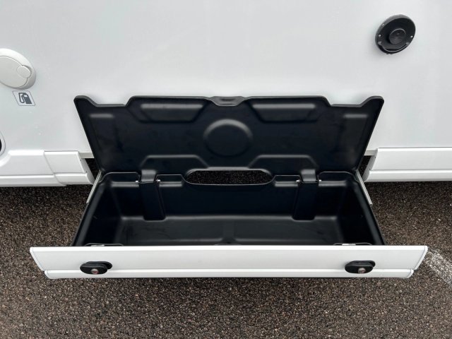 Bavaria Initial I720FC Nomade - Photo 7