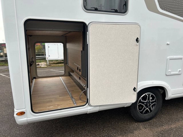 Bavaria Initial I720FC Nomade - Photo 10