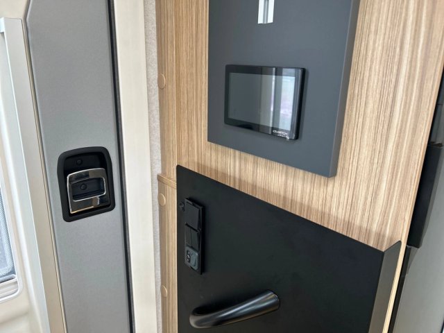 Bavaria Initial I720FC Nomade - Photo 13