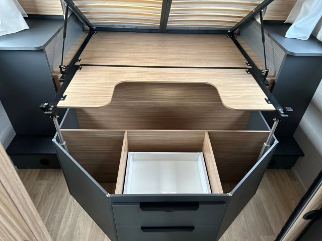 Bavaria Initial I740FC Nomade - Photo 13