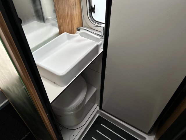 Font Vendome Leader Camp Elegance - Photo 12