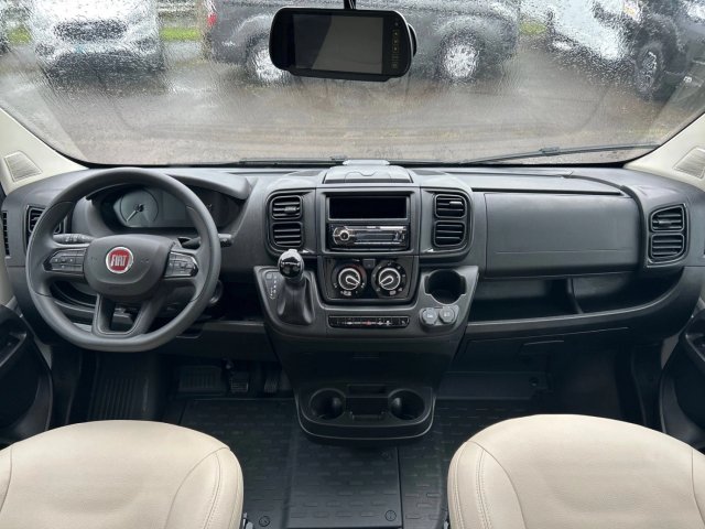 Font Vendome Leader Van - Photo 3