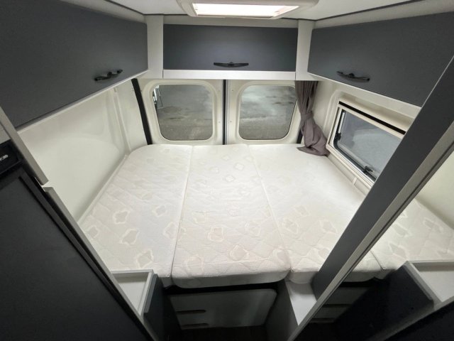 Font Vendome Leader Van - Photo 4