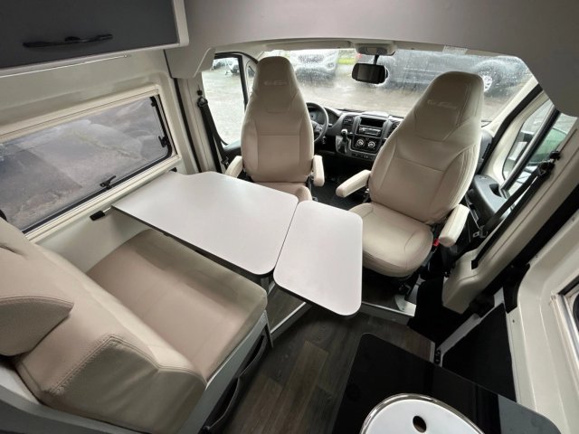 Font Vendome Leader Van - Photo 5