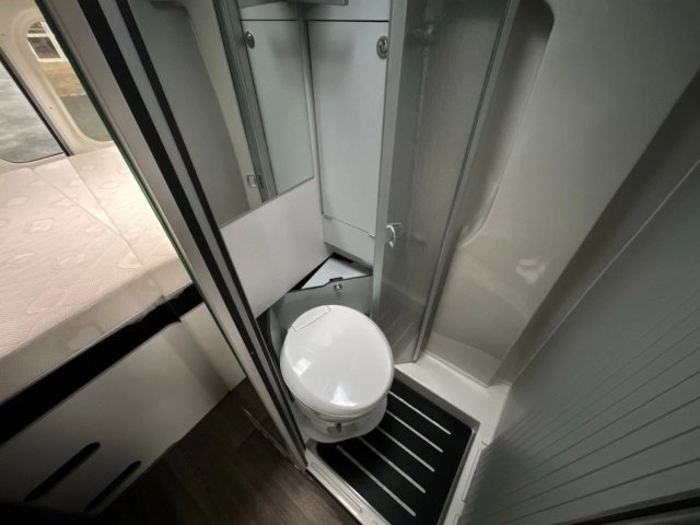 Font Vendome Leader Van - Photo 10