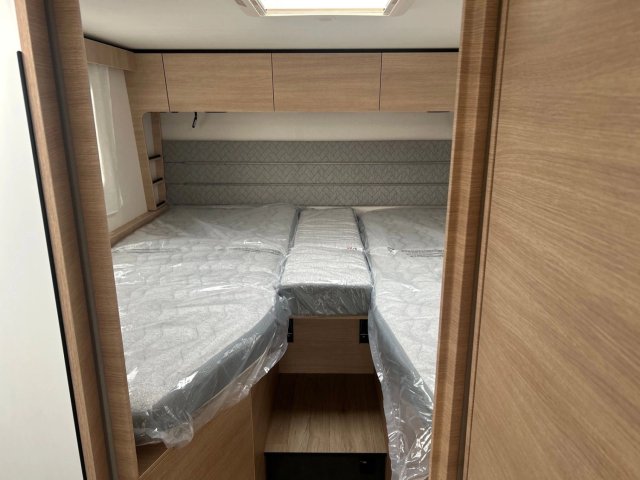 Rapido 8066 DF SERIE 80 - Photo 4