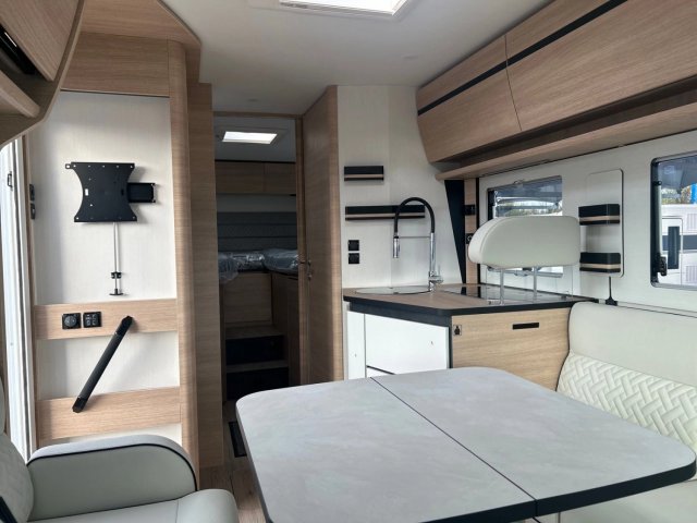 Rapido 8066 DF SERIE 80 - Photo 6