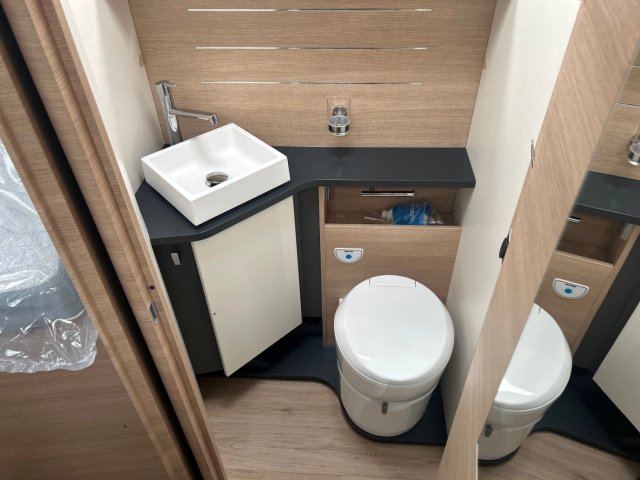 Rapido 8066 DF SERIE 80 - Photo 15