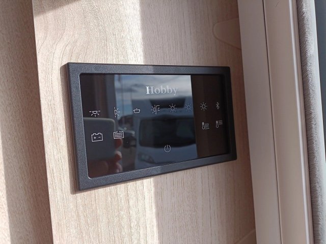 Hobby De Luxe 400 SFE - Photo 3