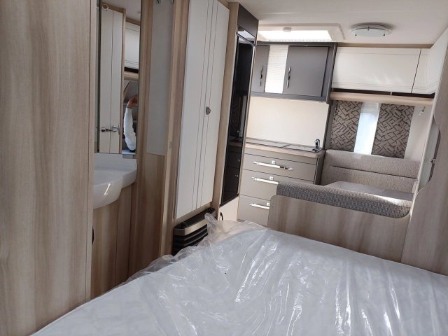 Hobby De Luxe 400 SFE - Photo 6