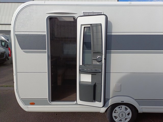 Hobby De Luxe 400 SFE - Photo 13