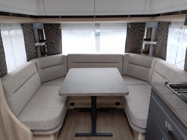 Hobby De Luxe 460 UFE - Photo 3