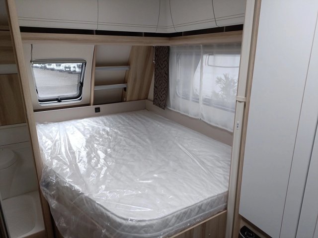 Hobby De Luxe 460 UFE - Photo 4