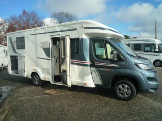 Rapido 696 F Premium Edition